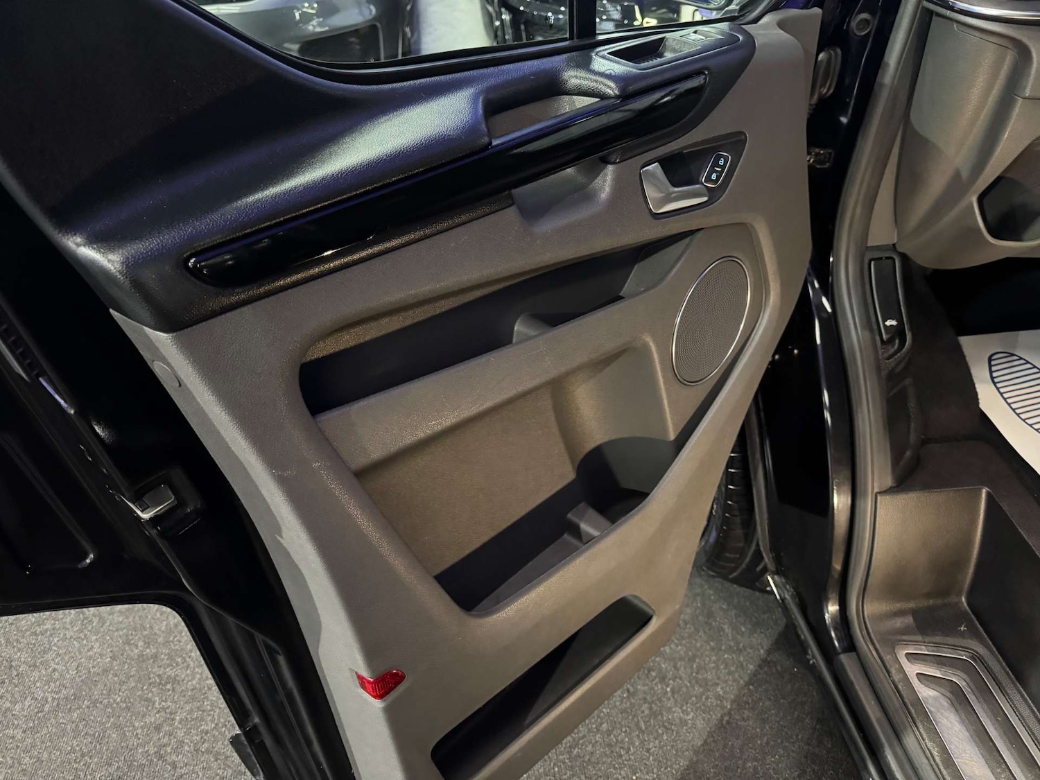 Used Ford Tourneo Custom 2020 for sale - 76894478: Photo 35