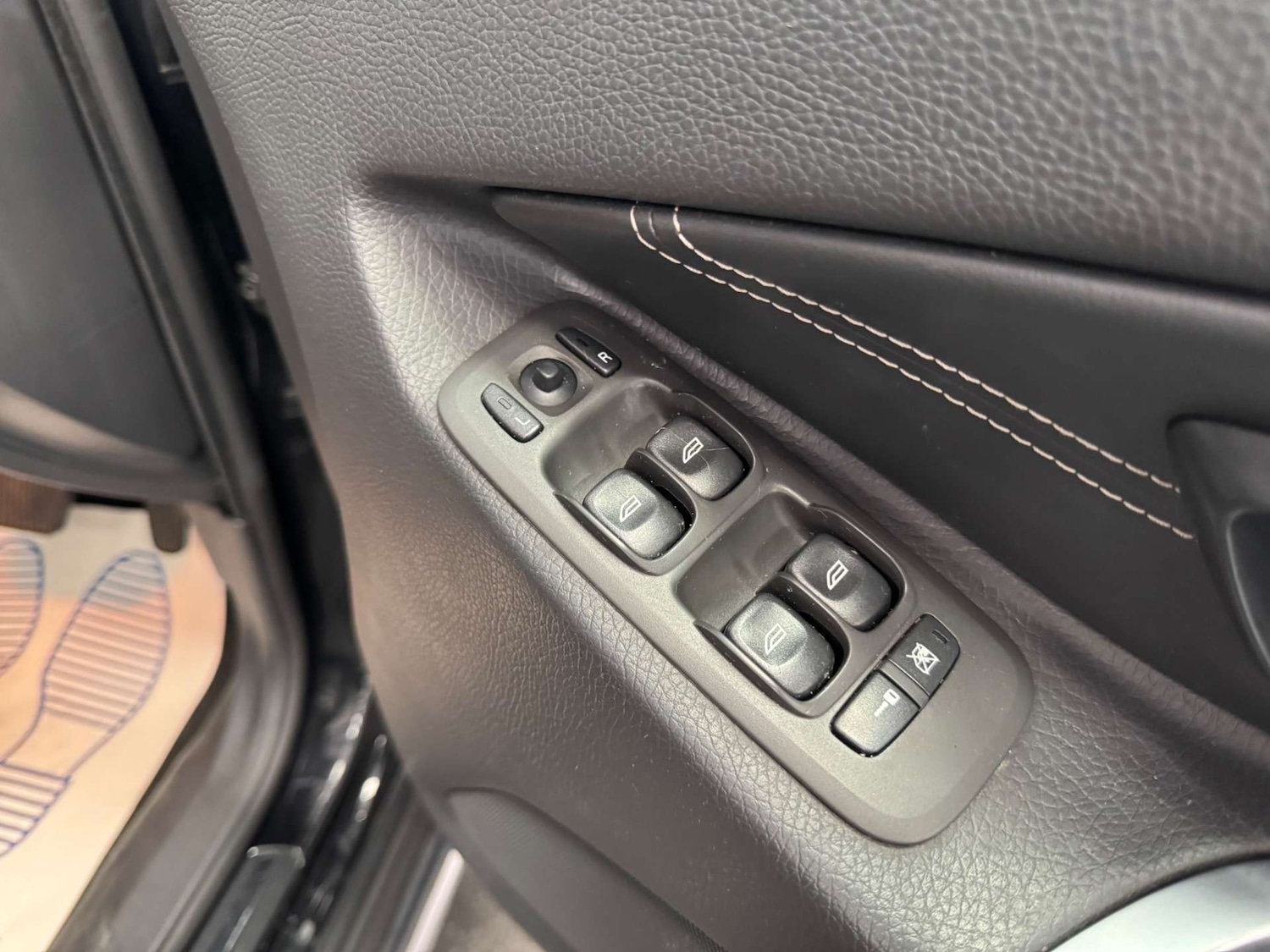 Used Volvo XC90 2012 for sale - 78176801: Photo 47