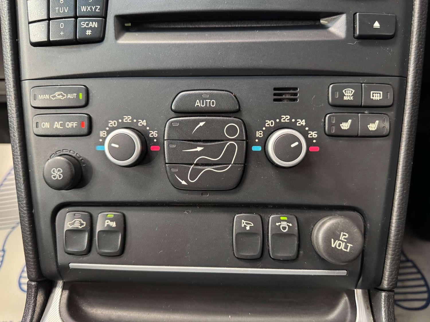 Used Volvo XC90 2012 for sale - 78176801: Photo 52