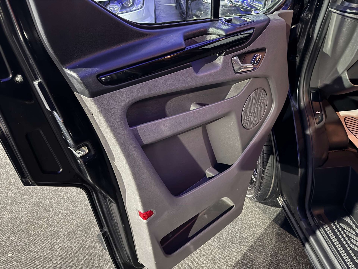 Used Ford Transit Custom 2018 for sale - 76662484: Photo 37