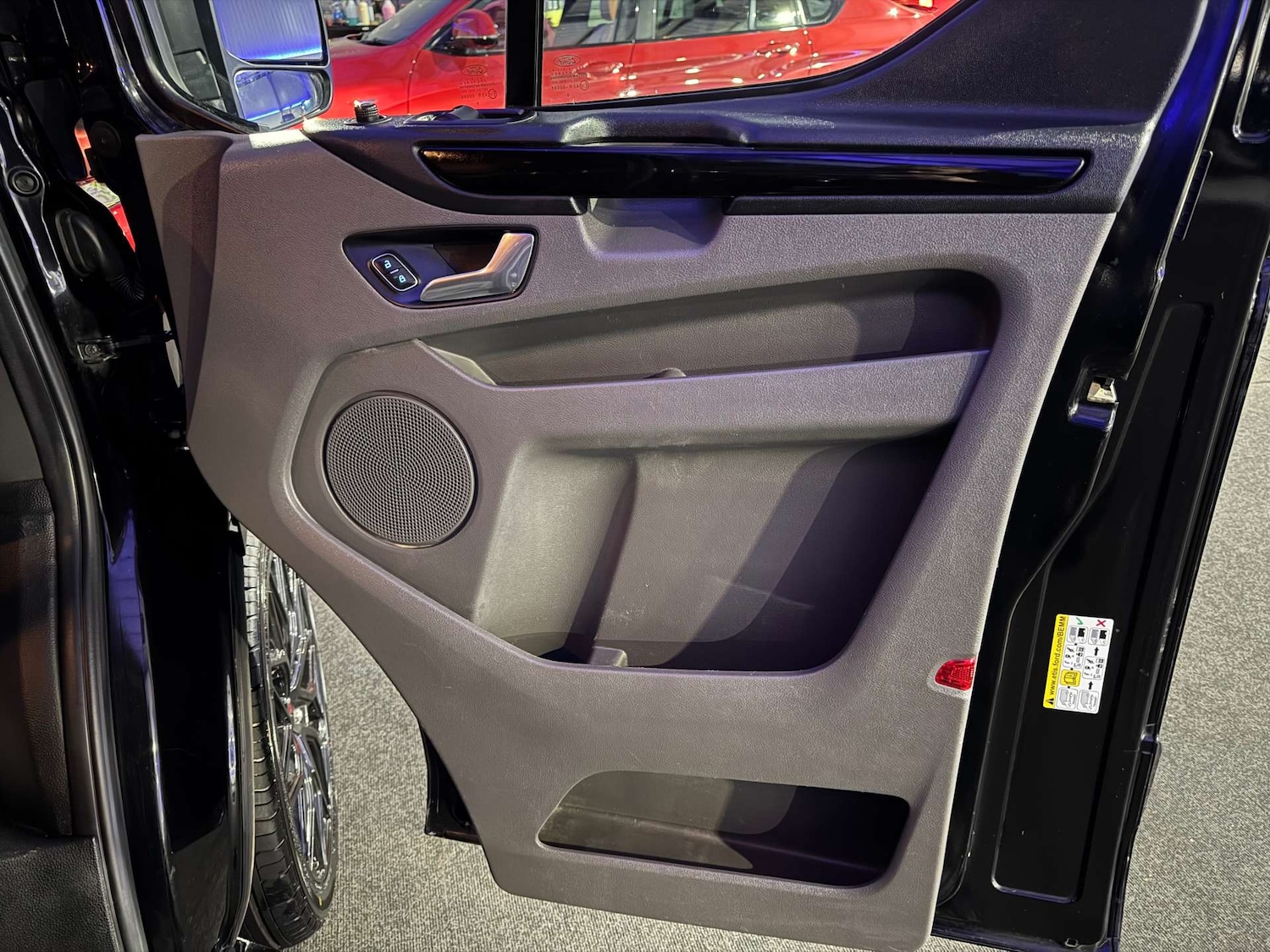 Used Ford Transit Custom 2018 for sale - 76662484: Photo 42