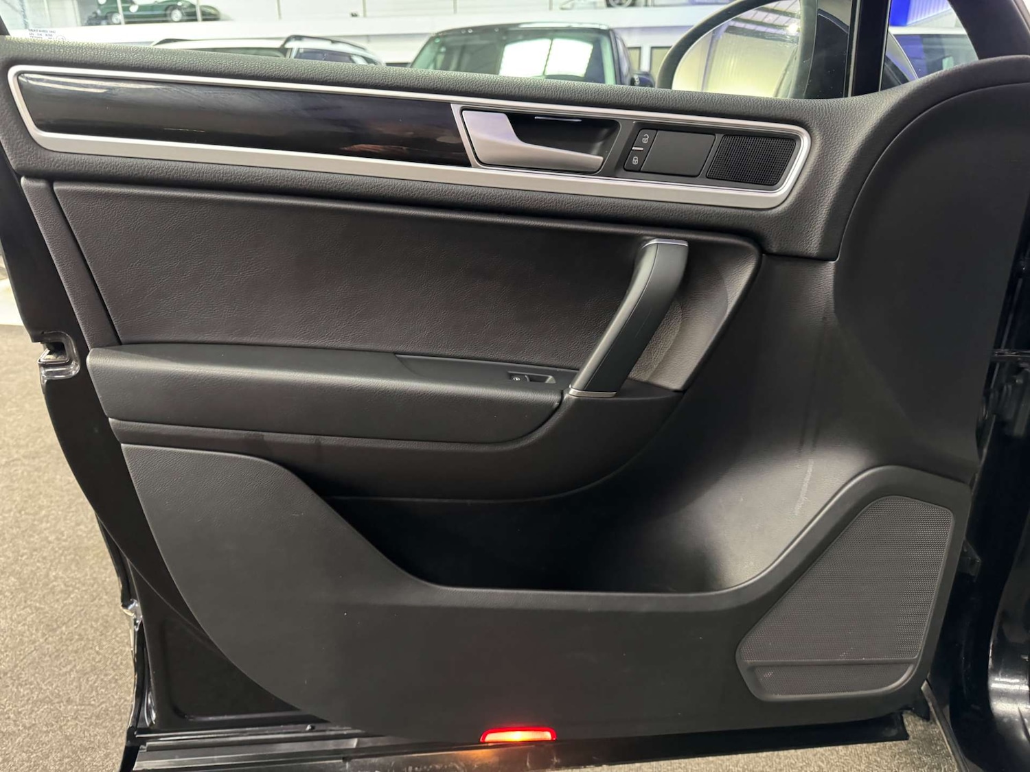 Used Volkswagen Touareg 2017 for sale - 78027694: Photo 35