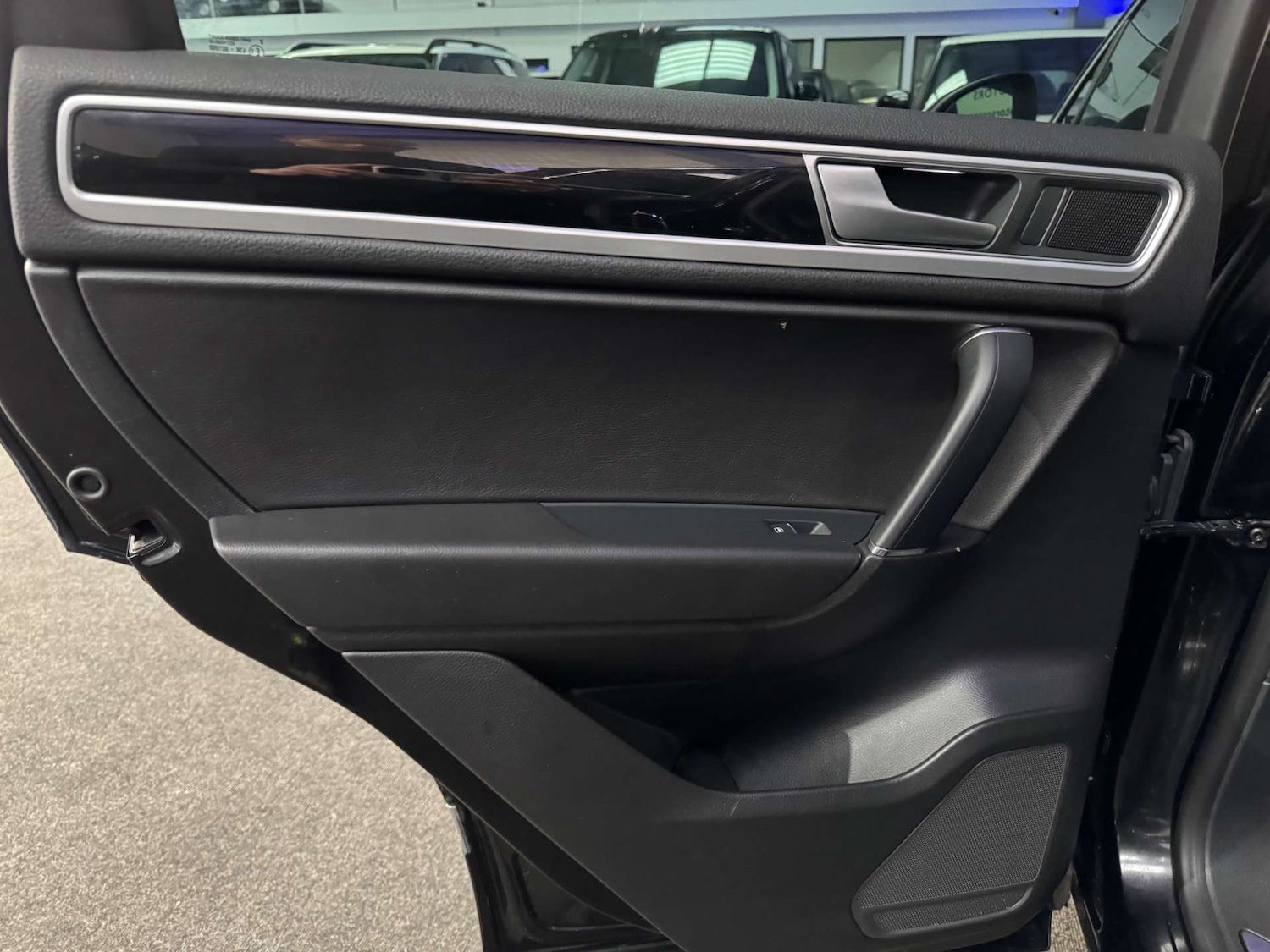 Used Volkswagen Touareg 2017 for sale - 78027694: Photo 41