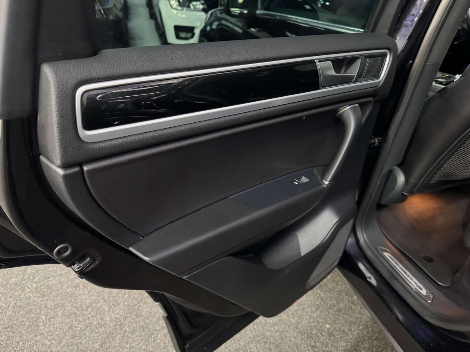 Used Volkswagen Touareg 2017 for sale - 78027694: Photo 42