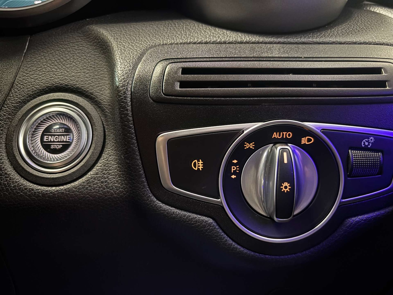 Used Mercedes-Benz GLC 2019 for sale - 76601383: Photo 78