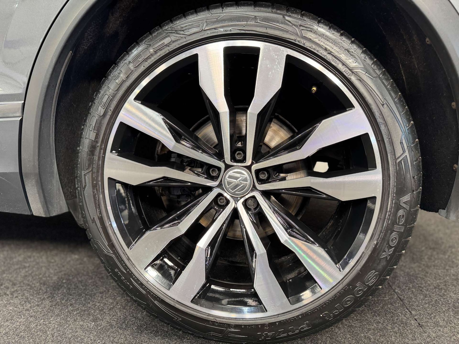 Used Volkswagen Tiguan 2019 for sale - 77675371: Photo 30