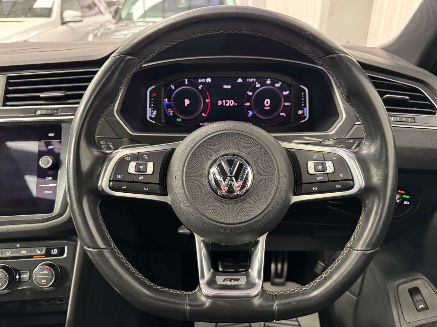 Used Volkswagen Tiguan 2019 for sale - 77675371: Photo 75