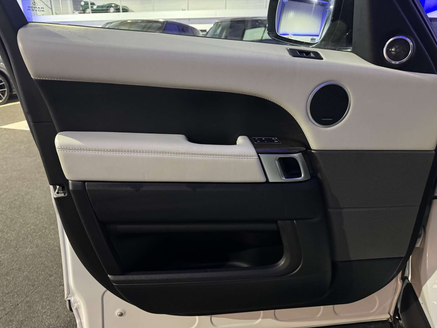 Used Land Rover Range Rover Sport 2017 for sale - 76829847: Photo 39