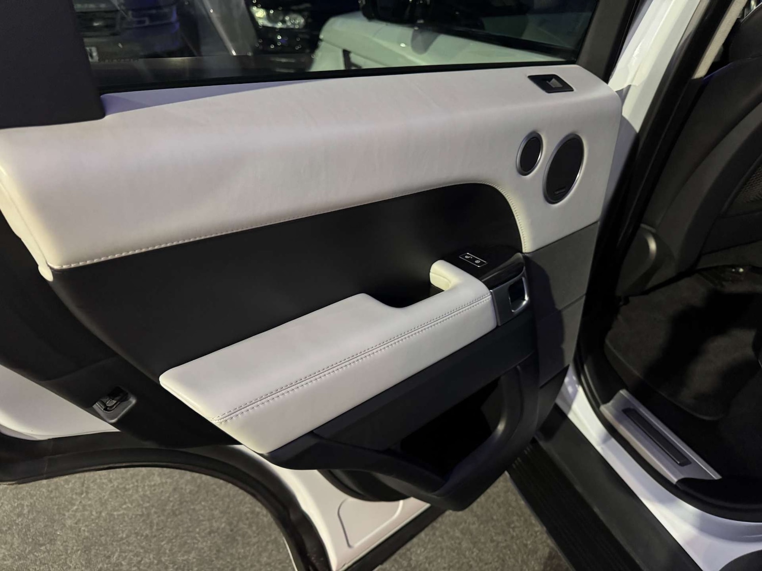 Used Land Rover Range Rover Sport 2017 for sale - 76829847: Photo 47