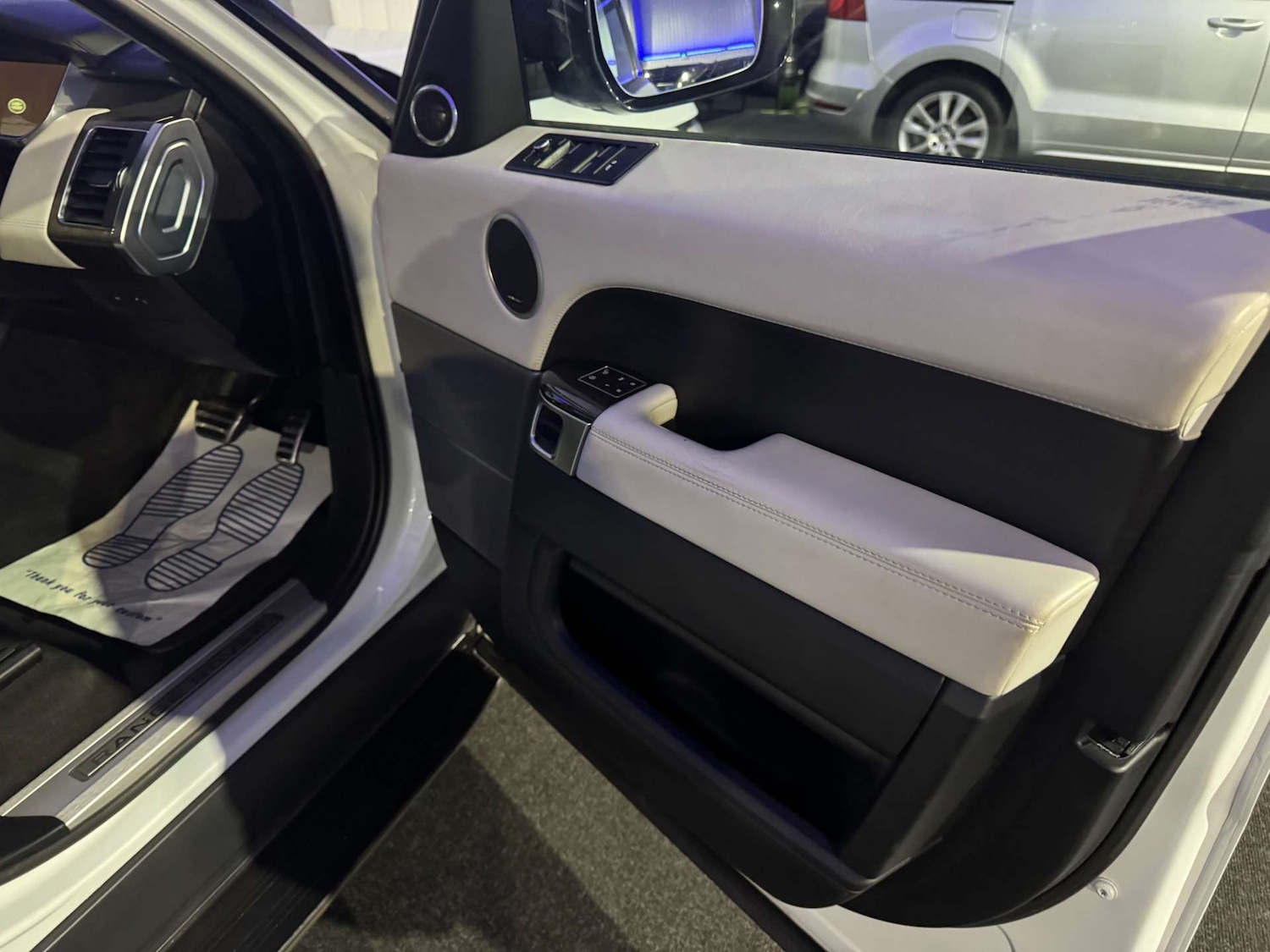 Used Land Rover Range Rover Sport 2017 for sale - 76829847: Photo 60