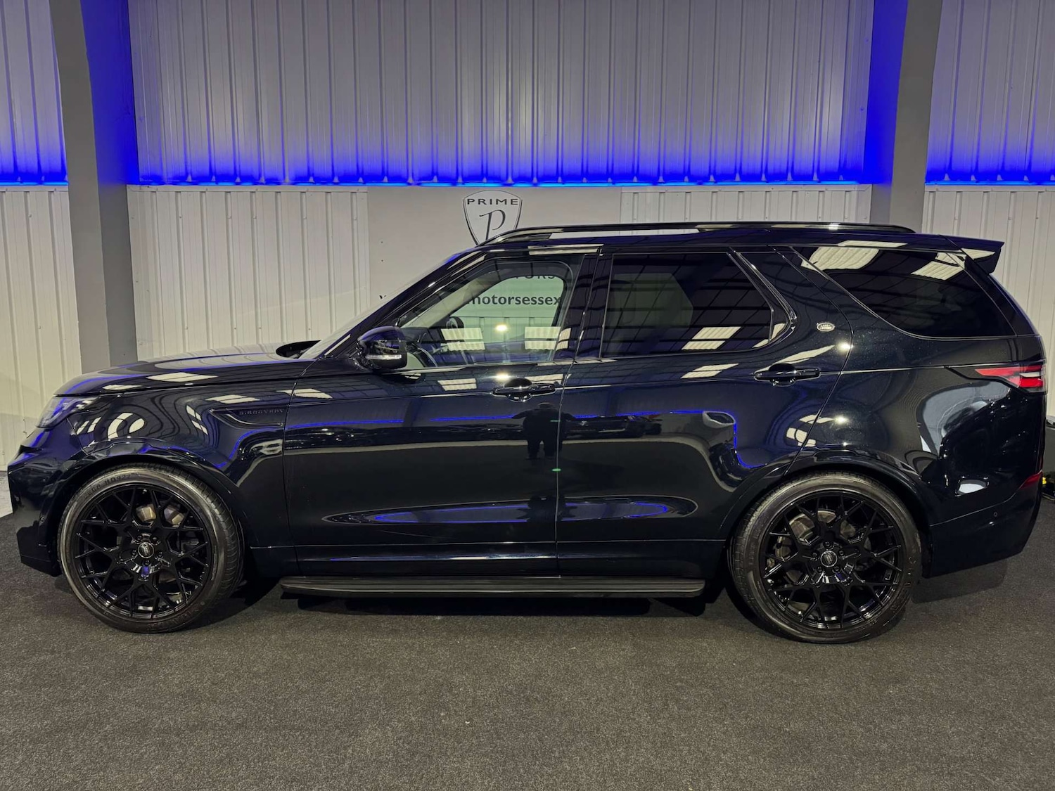 Used Land Rover Discovery 2017 for sale - 76278652: Photo 11