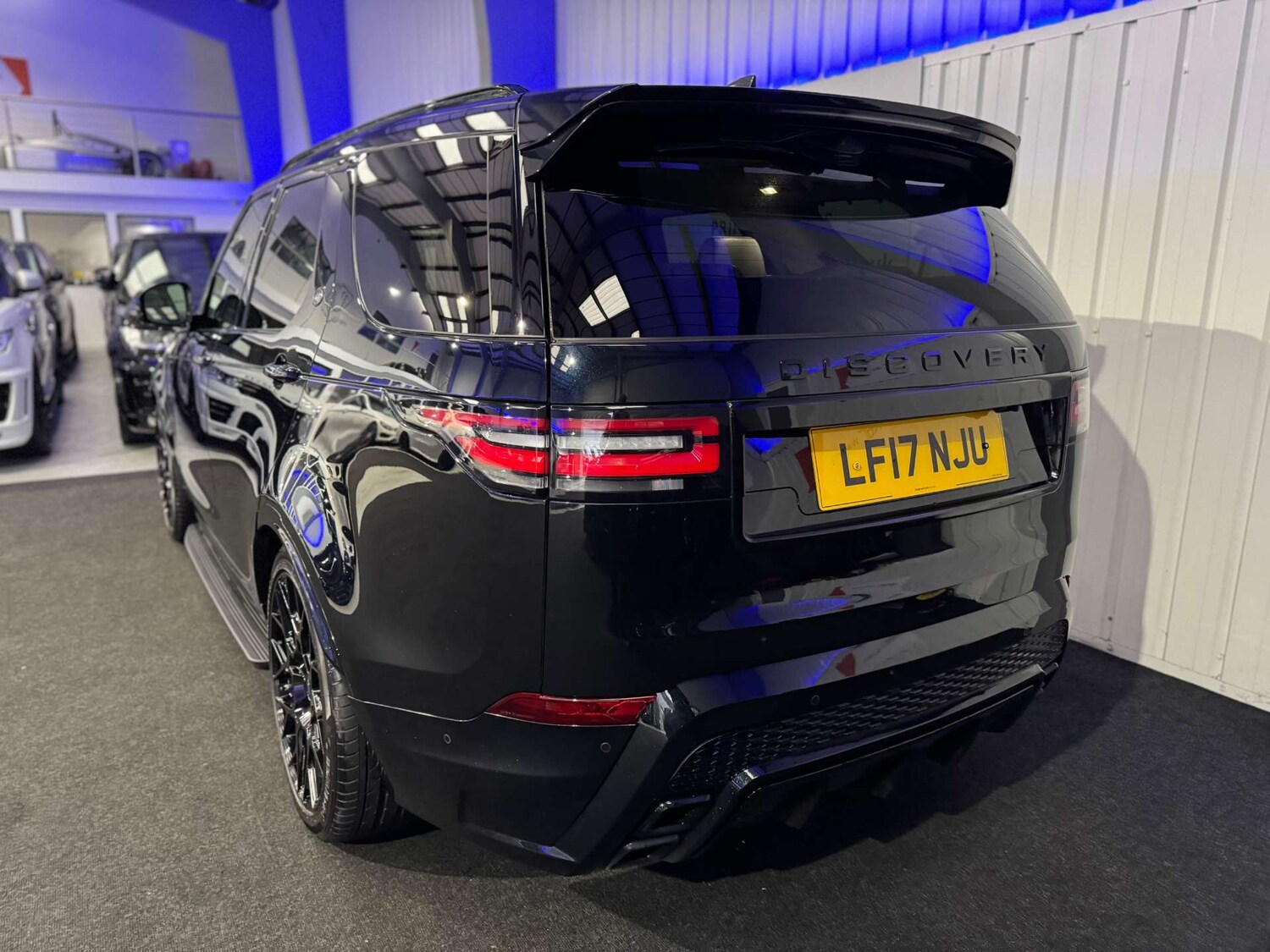 Used Land Rover Discovery 2017 for sale - 76278652: Photo 14