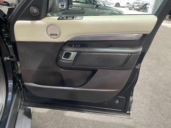 Used Land Rover Discovery 2017 for sale - 76278652: Photo 26