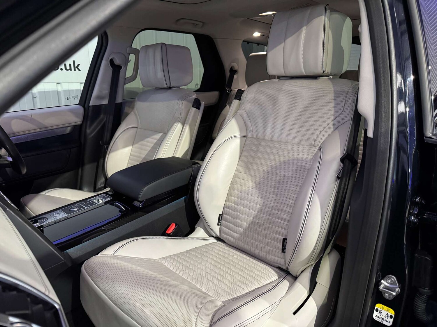 Used Land Rover Discovery 2017 for sale - 76278652: Photo 33