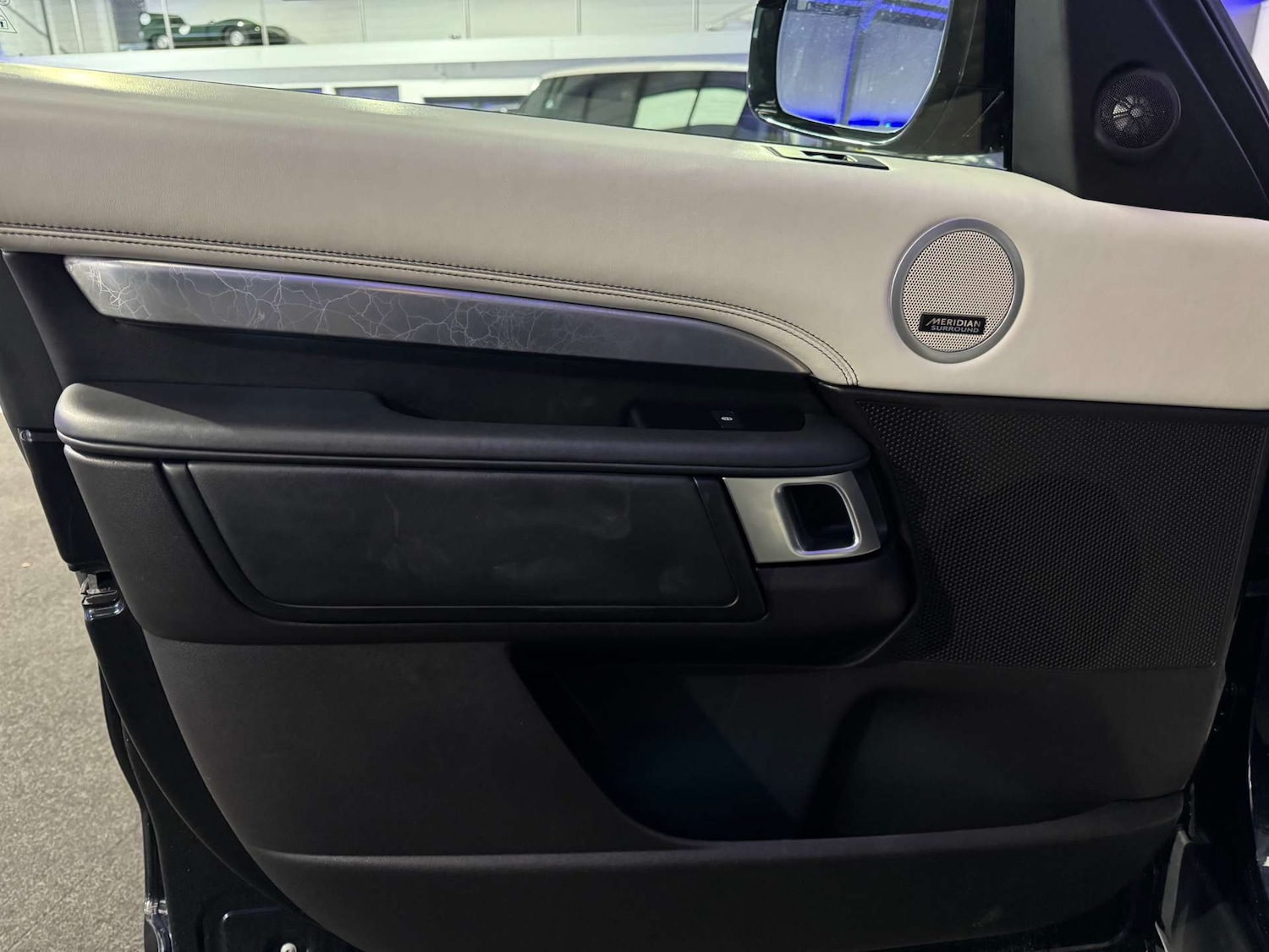 Used Land Rover Discovery 2017 for sale - 76278652: Photo 35