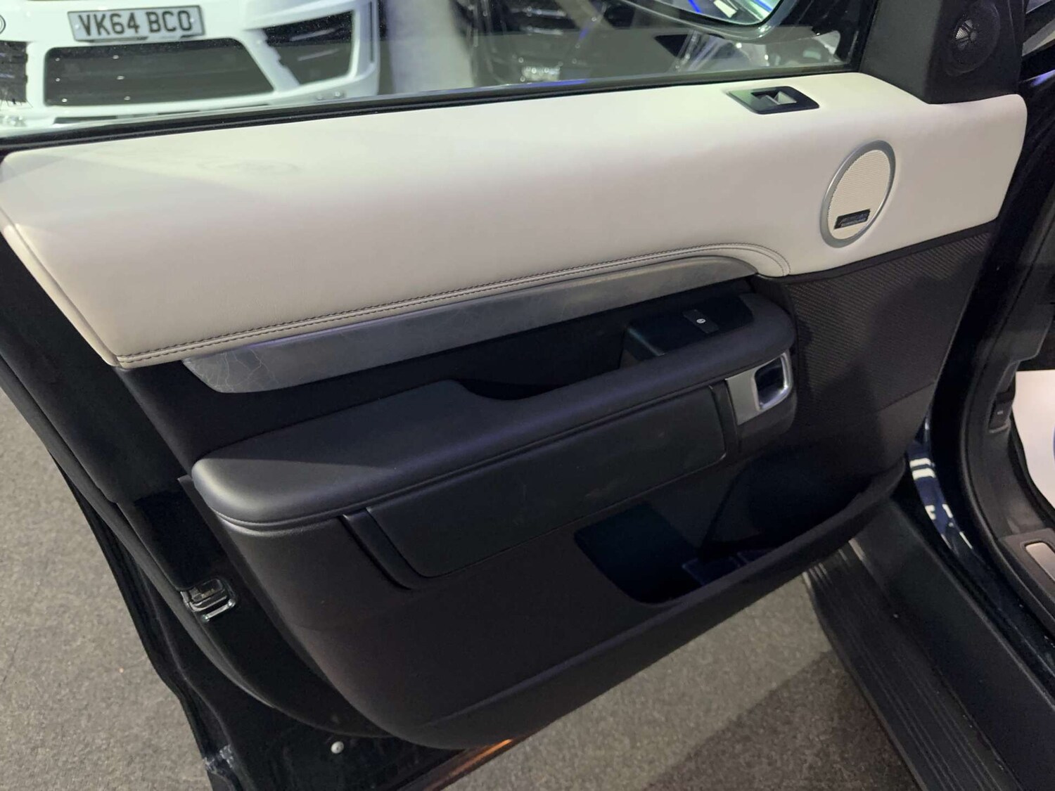 Used Land Rover Discovery 2017 for sale - 76278652: Photo 36