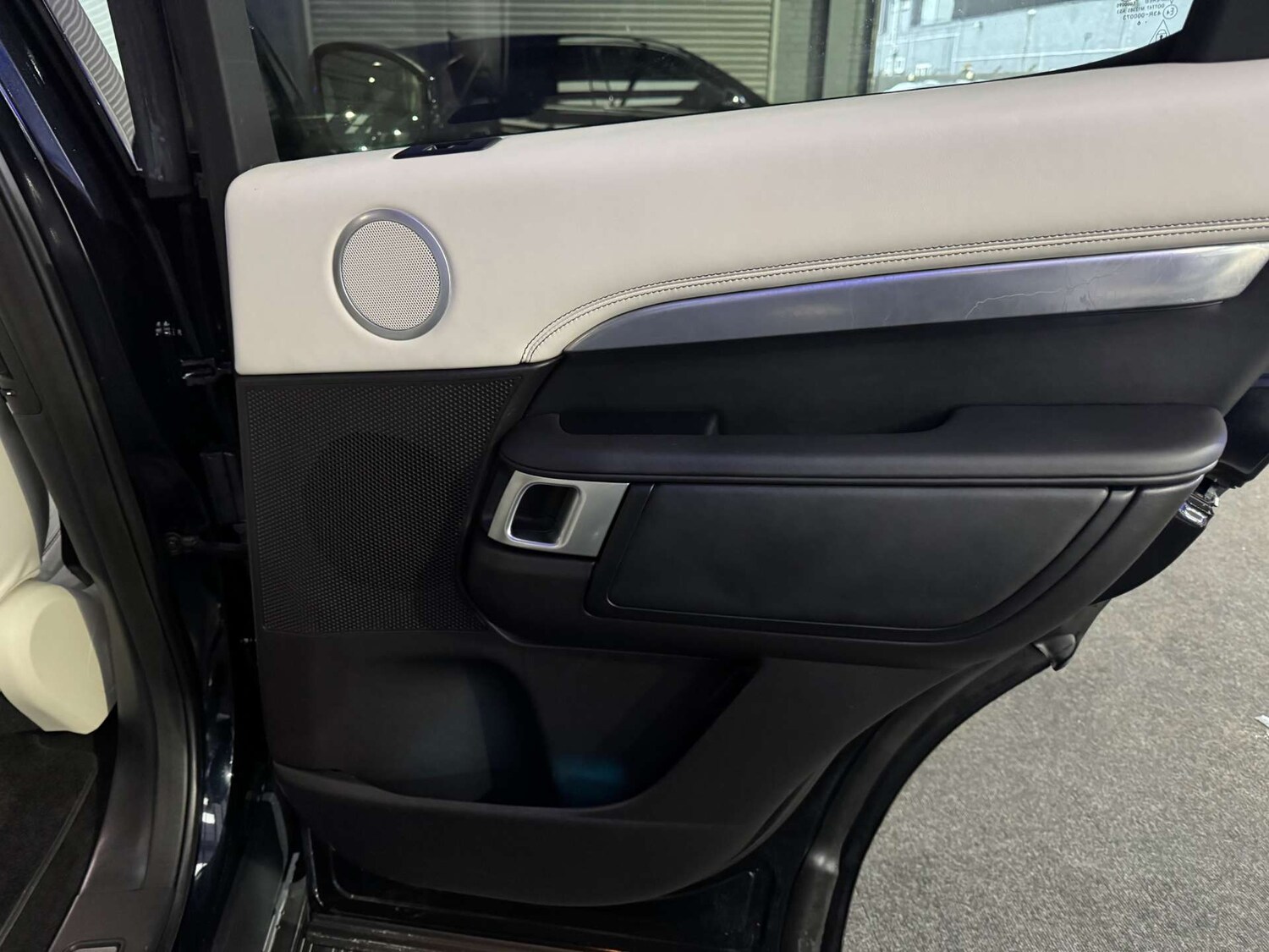 Used Land Rover Discovery 2017 for sale - 76278652: Photo 49