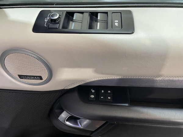 Used Land Rover Discovery 2017 for sale - 76278652: Photo 51