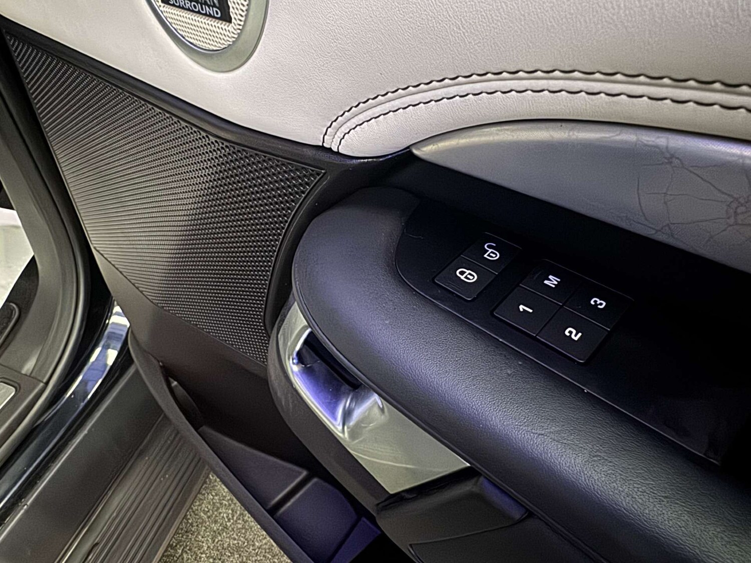 Used Land Rover Discovery 2017 for sale - 76278652: Photo 56