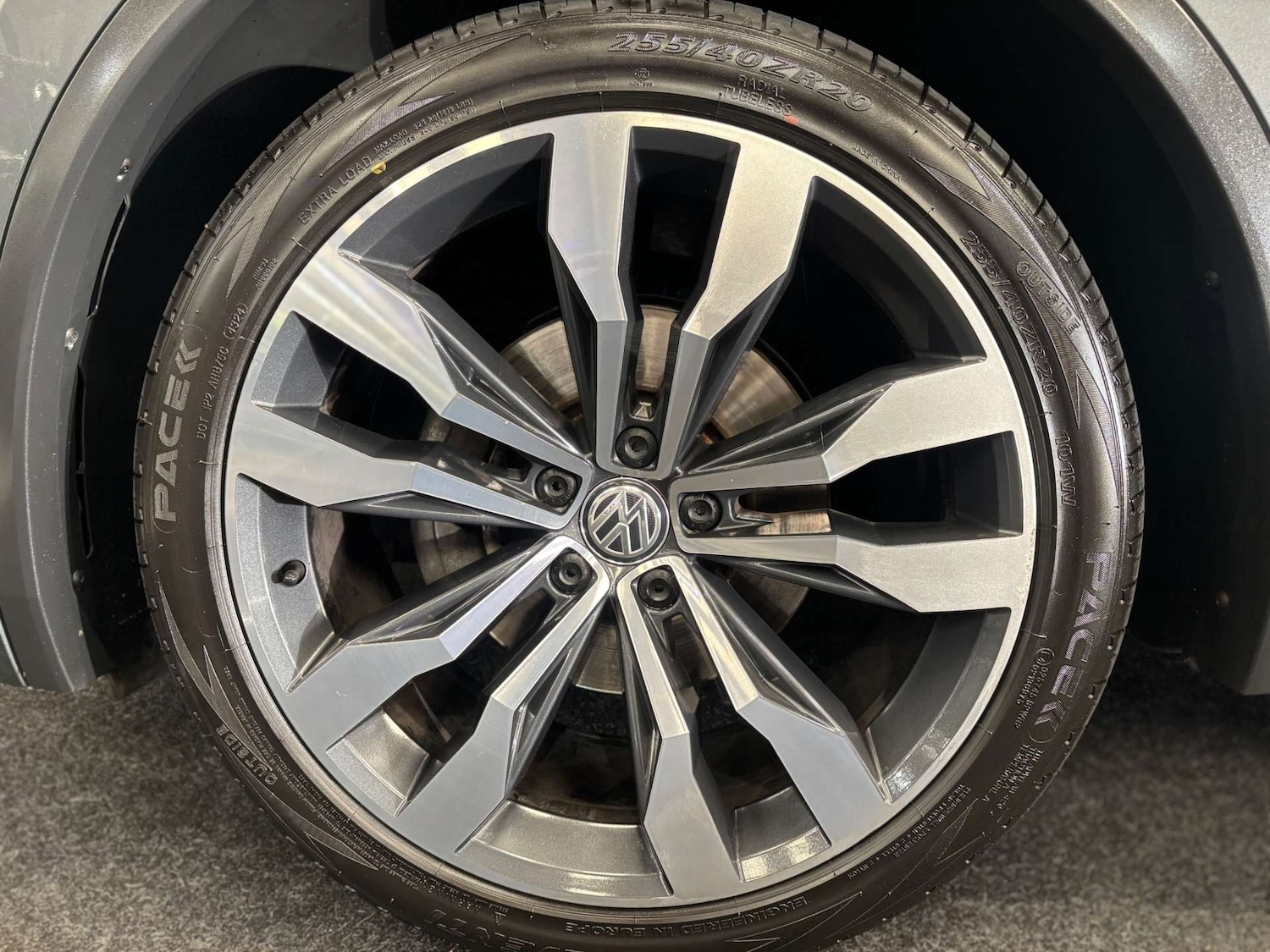 Used Volkswagen Tiguan 2020 for sale - 76402694: Photo 32