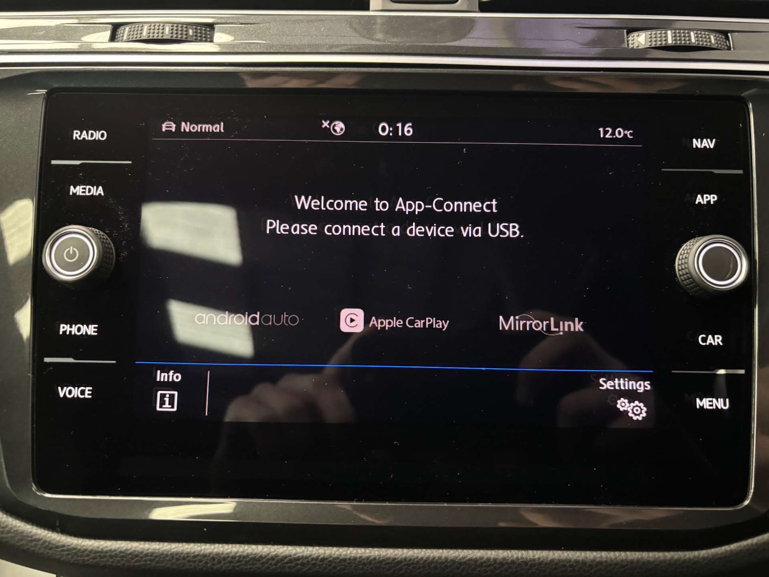 Used Volkswagen Tiguan 2020 for sale - 76402694: Photo 65