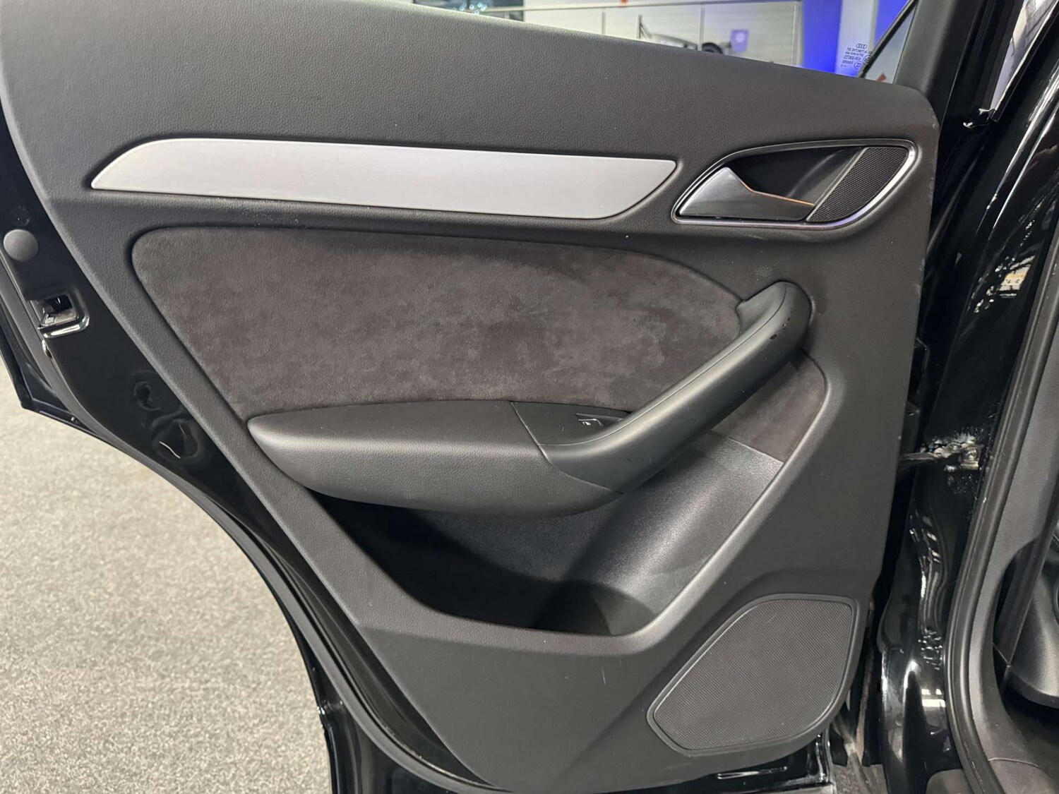 Used Audi Q3 2015 for sale - 77529402: Photo 41