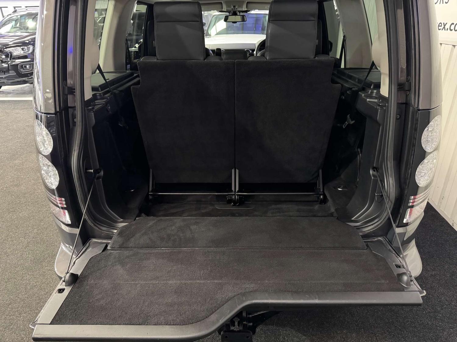 Used Land Rover Discovery 2016 for sale - 78106745: Photo 18