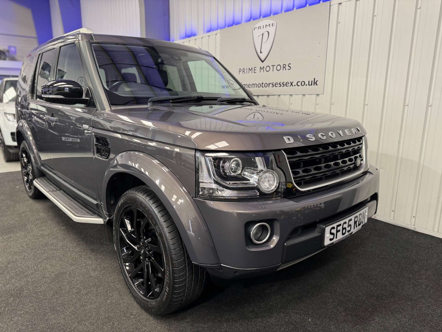 Used Land Rover Discovery 2016 for sale - 78106745: Photo 2