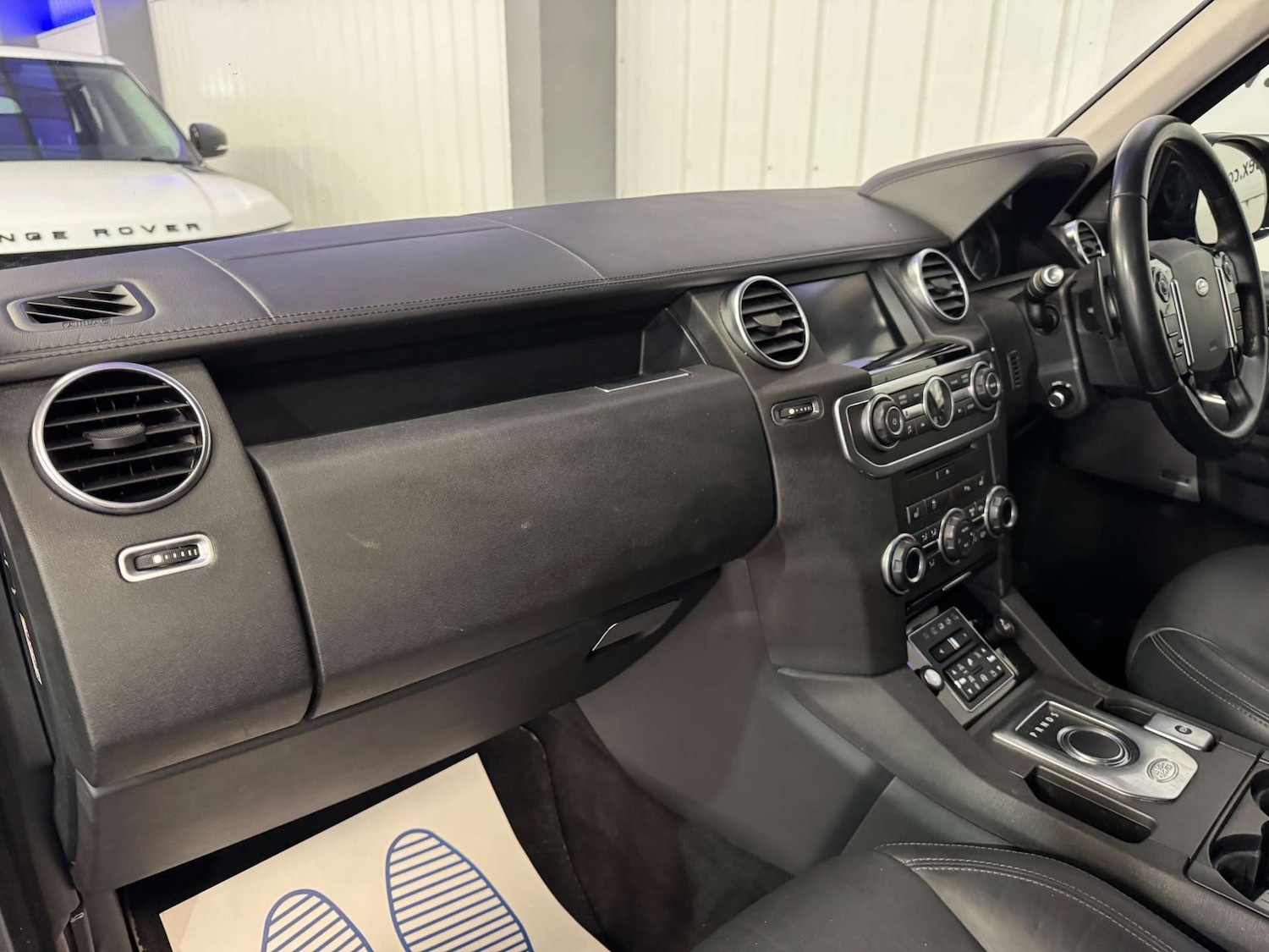 Used Land Rover Discovery 2016 for sale - 78106745: Photo 30