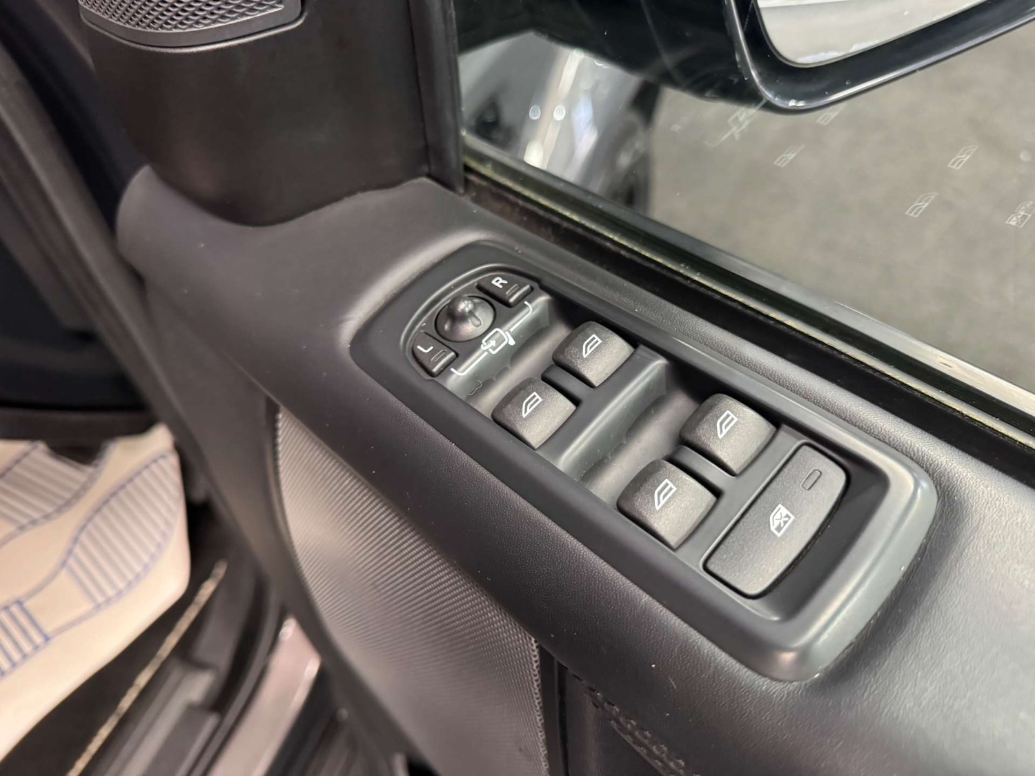 Used Land Rover Discovery 2016 for sale - 78106745: Photo 52