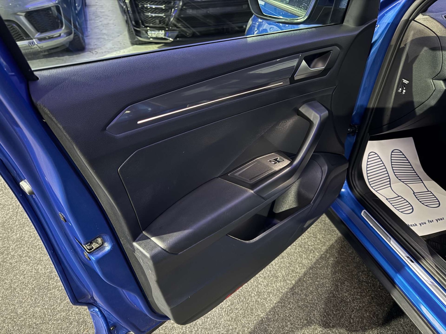 Used Volkswagen T-Roc 2019 for sale - 76611750: Photo 35