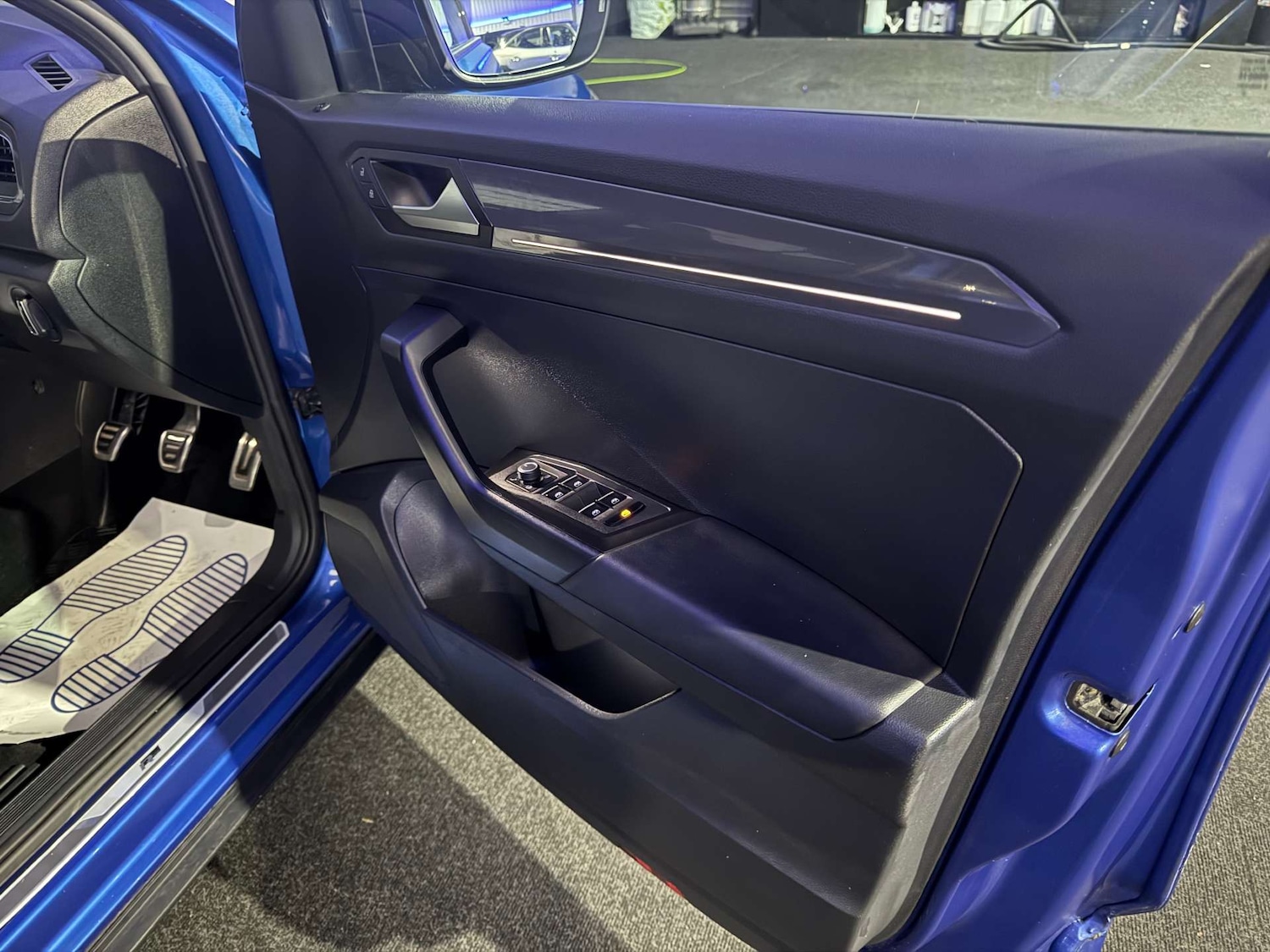 Used Volkswagen T-Roc 2019 for sale - 76611750: Photo 52