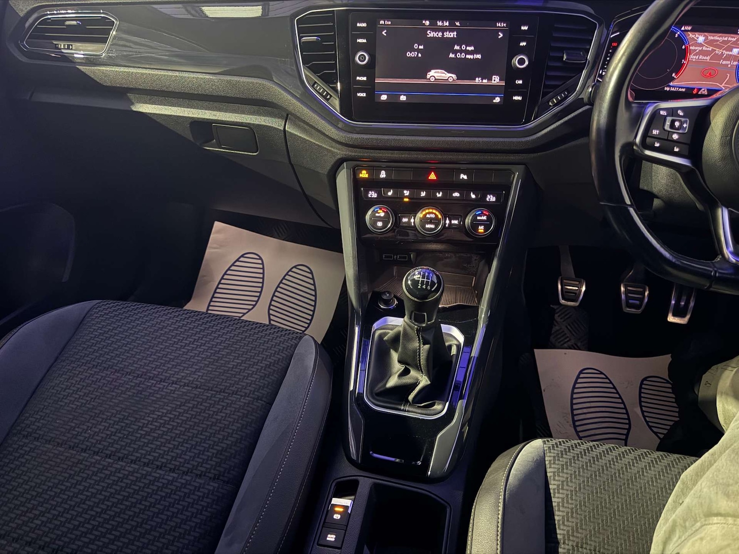 Used Volkswagen T-Roc 2019 for sale - 76611750: Photo 65