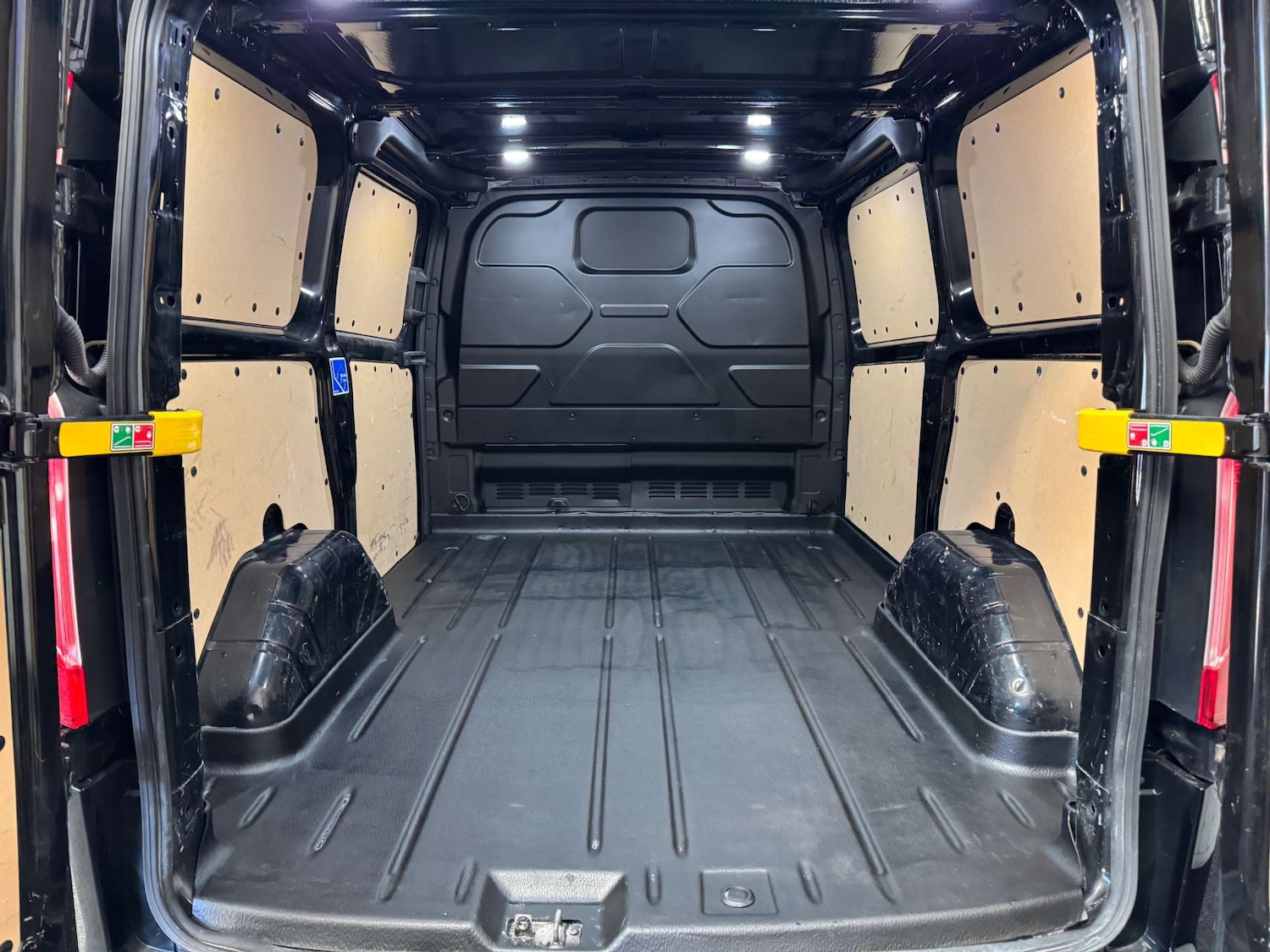 Used Ford Transit Custom 2021 for sale - 77937210: Photo 17