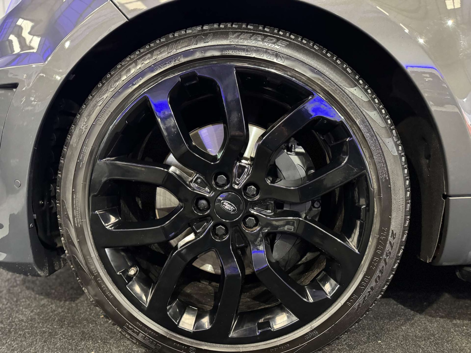 Used Land Rover Range Rover Sport 2017 for sale - 76983908: Photo 32