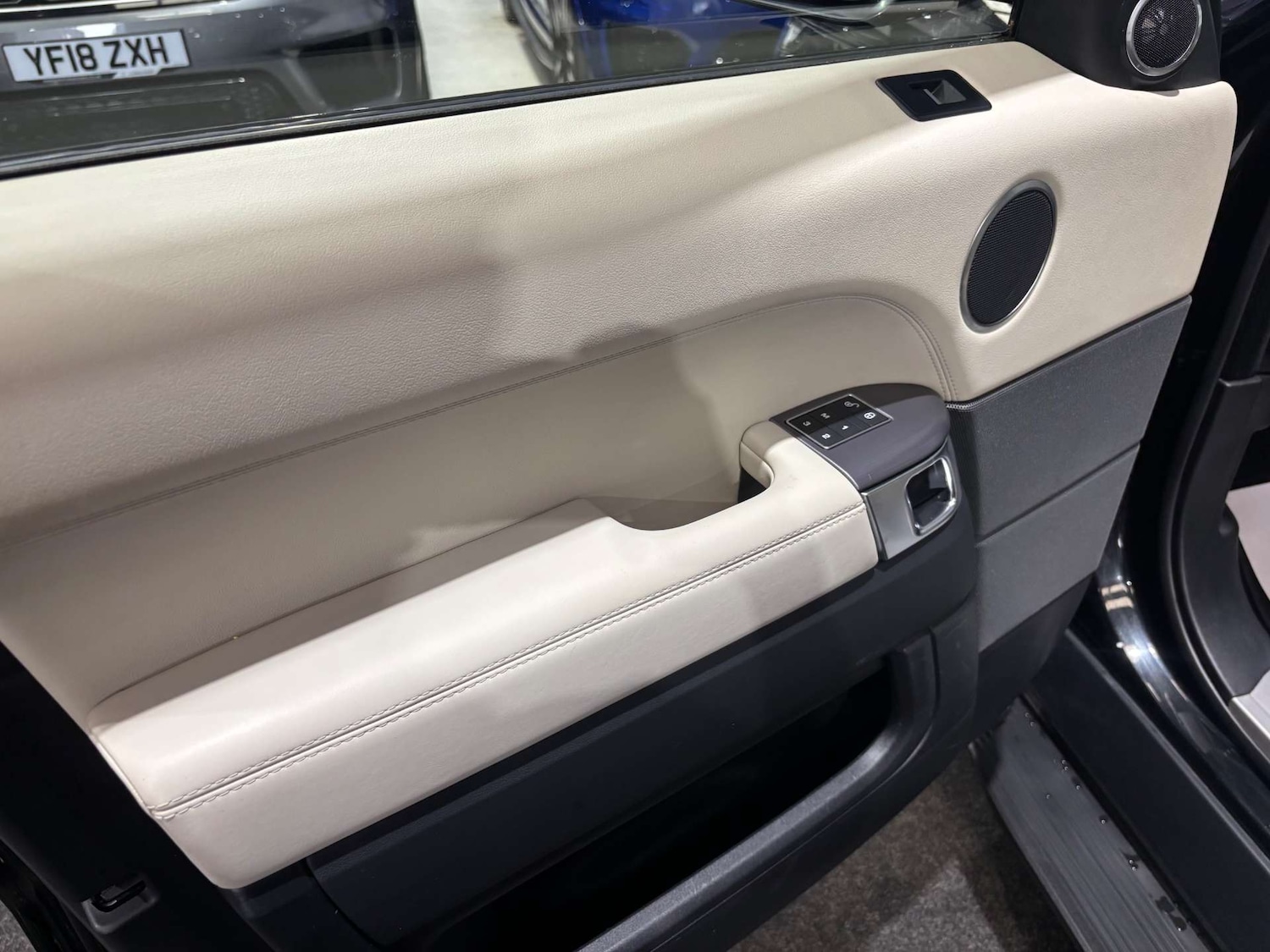 Used Land Rover Range Rover Sport 2016 for sale - 76266409: Photo 32