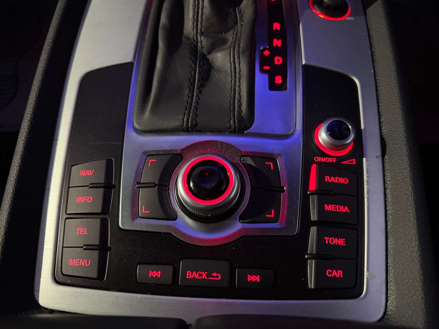 Used Audi Q7 2012 for sale - 77030754: Photo 70