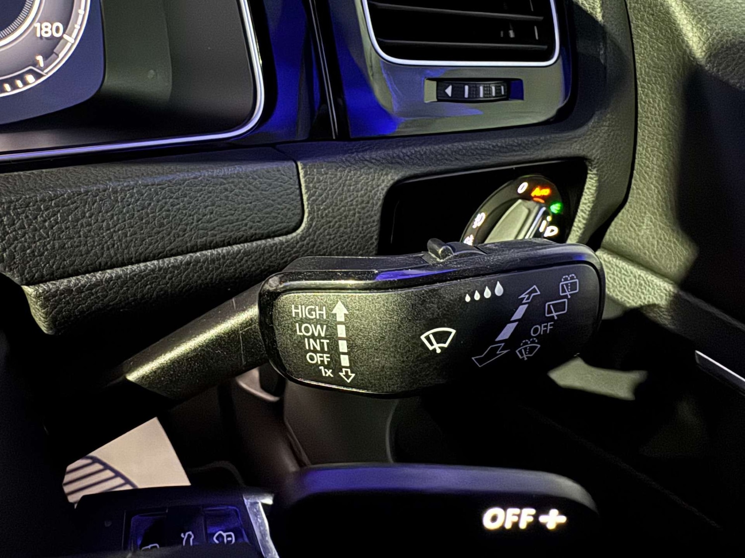 Used Volkswagen Golf 2018 for sale - 77193215: Photo 75