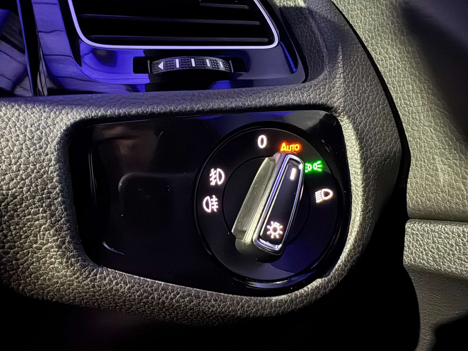 Used Volkswagen Golf 2018 for sale - 77193215: Photo 76