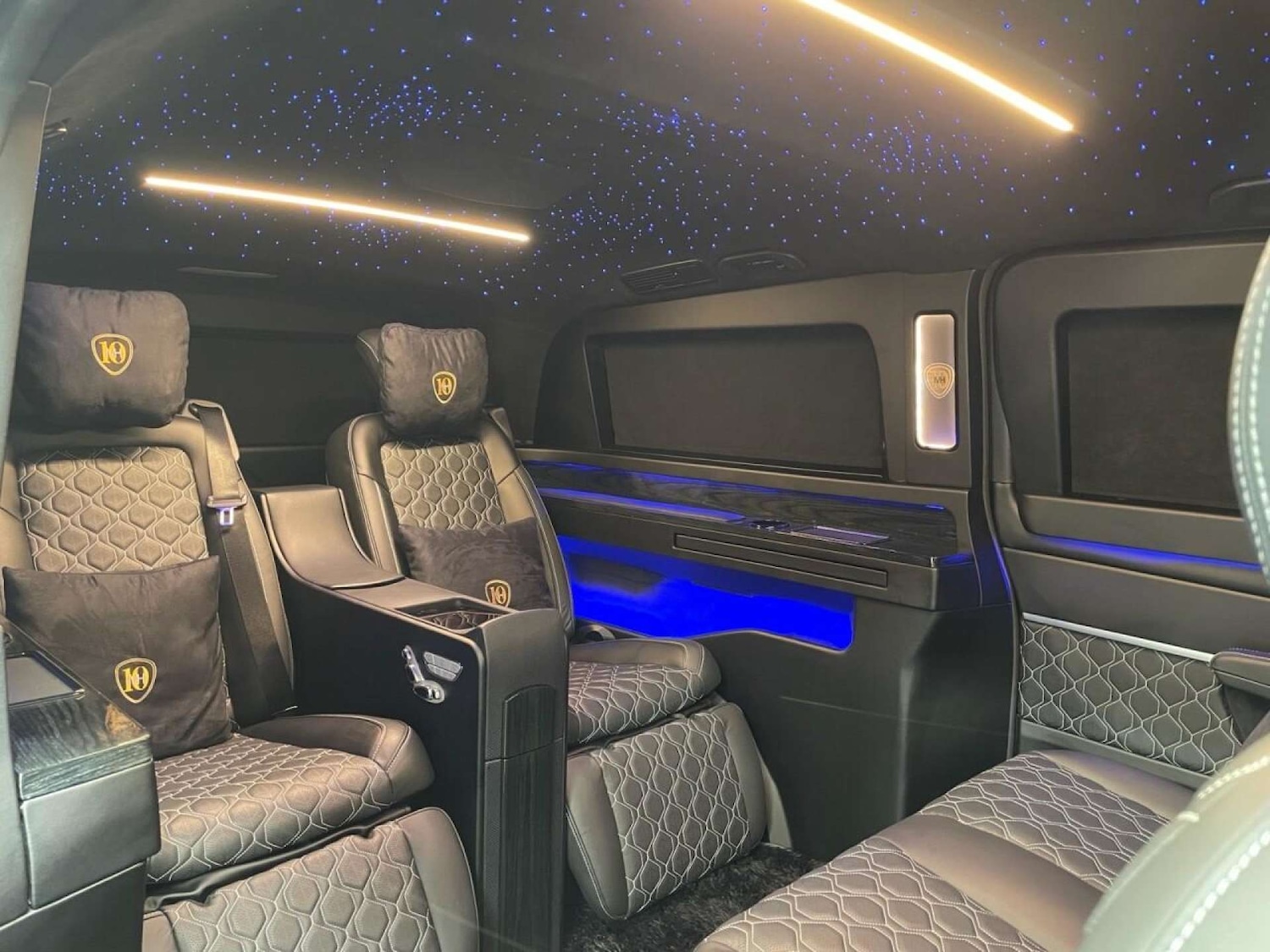 Used Mercedes-Benz V-Class 2024 for sale - 76600715: Photo 1