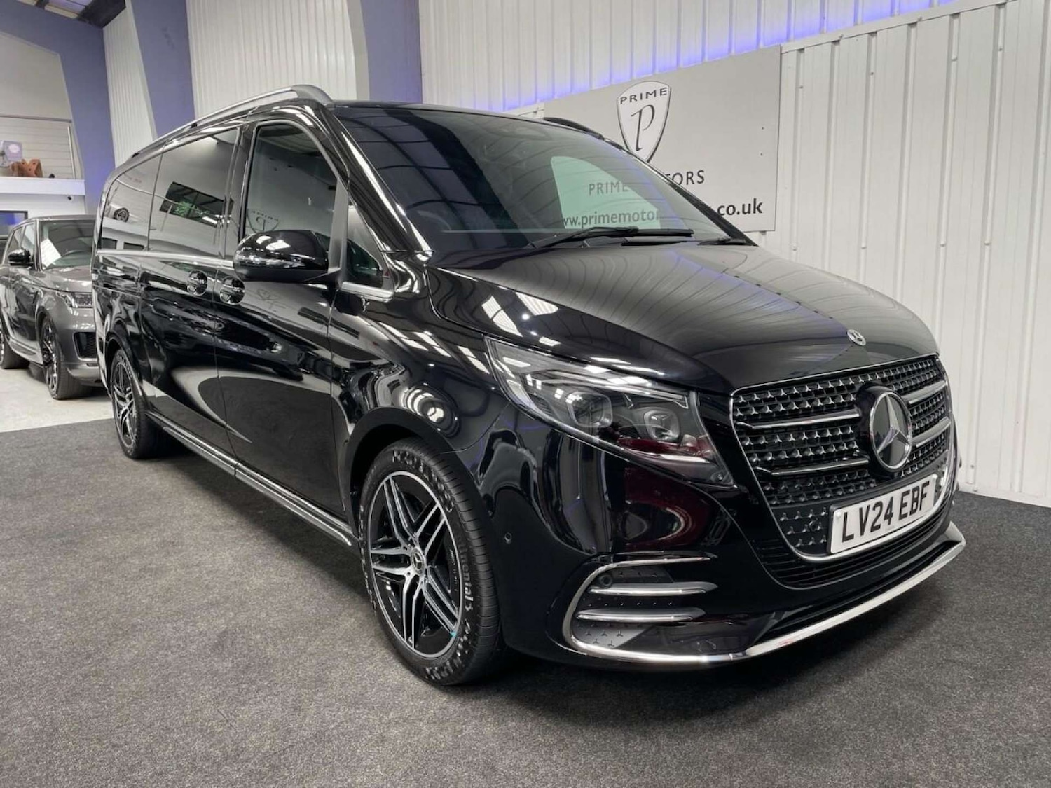 Used Mercedes-Benz V-Class 2024 for sale - 76600715: Photo 2