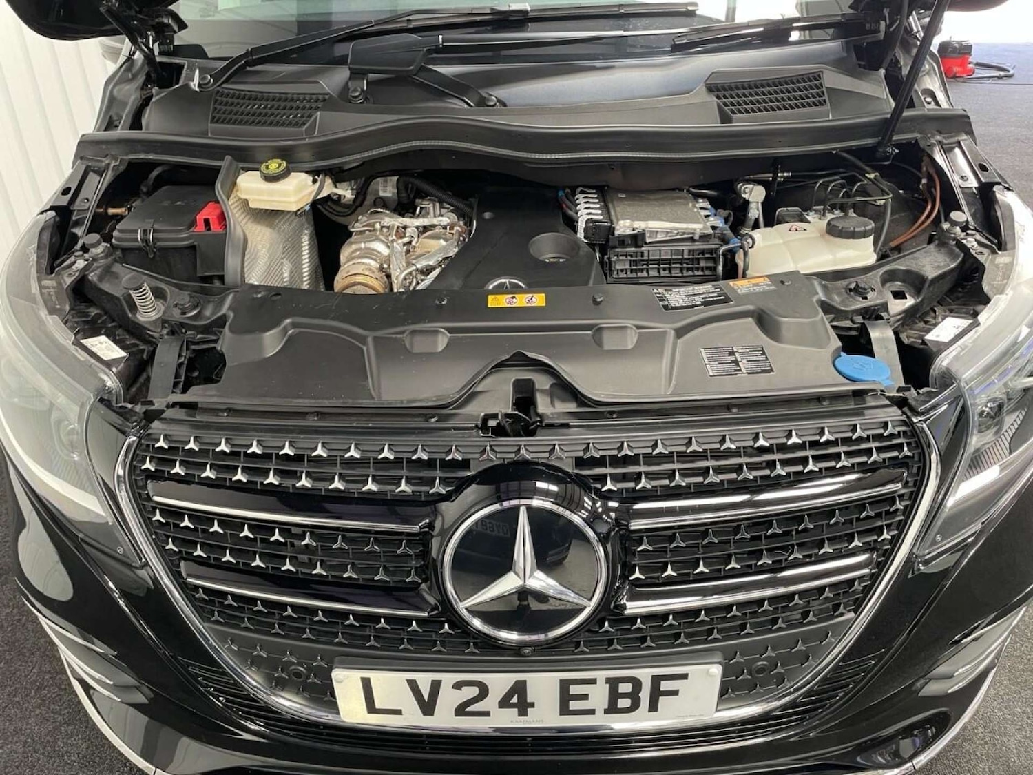 Used Mercedes-Benz V-Class 2024 for sale - 76600715: Photo 25