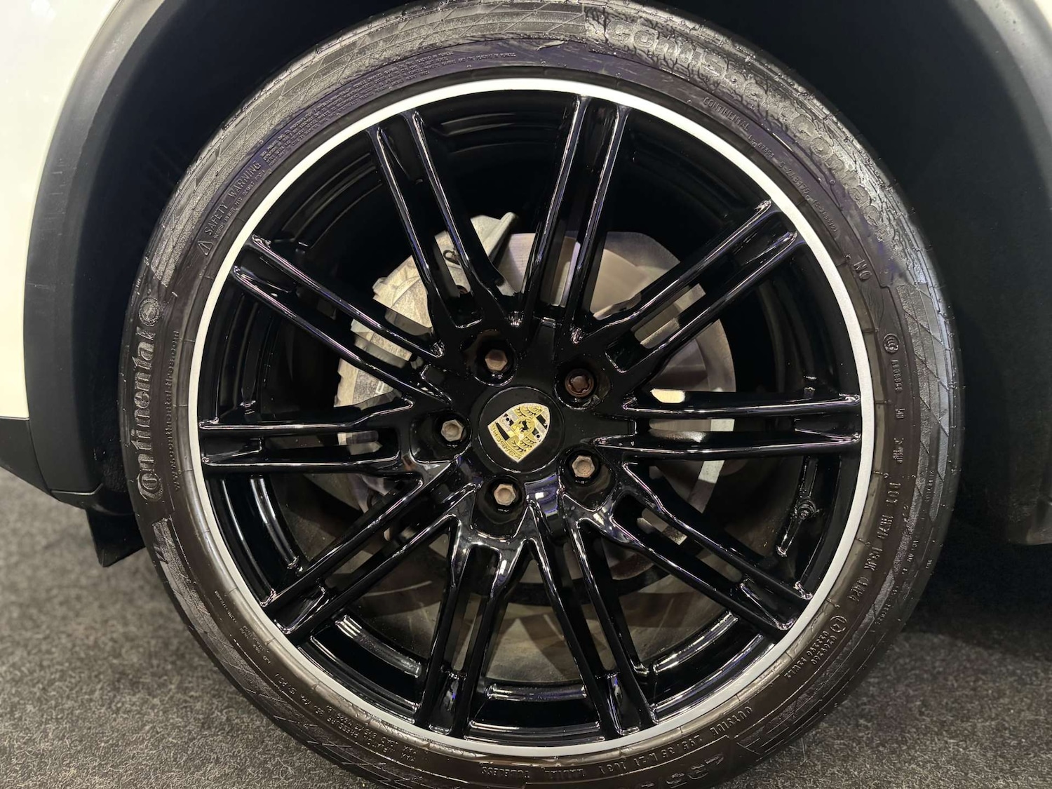 Used Porsche Cayenne 2016 for sale - 76602178: Photo 30