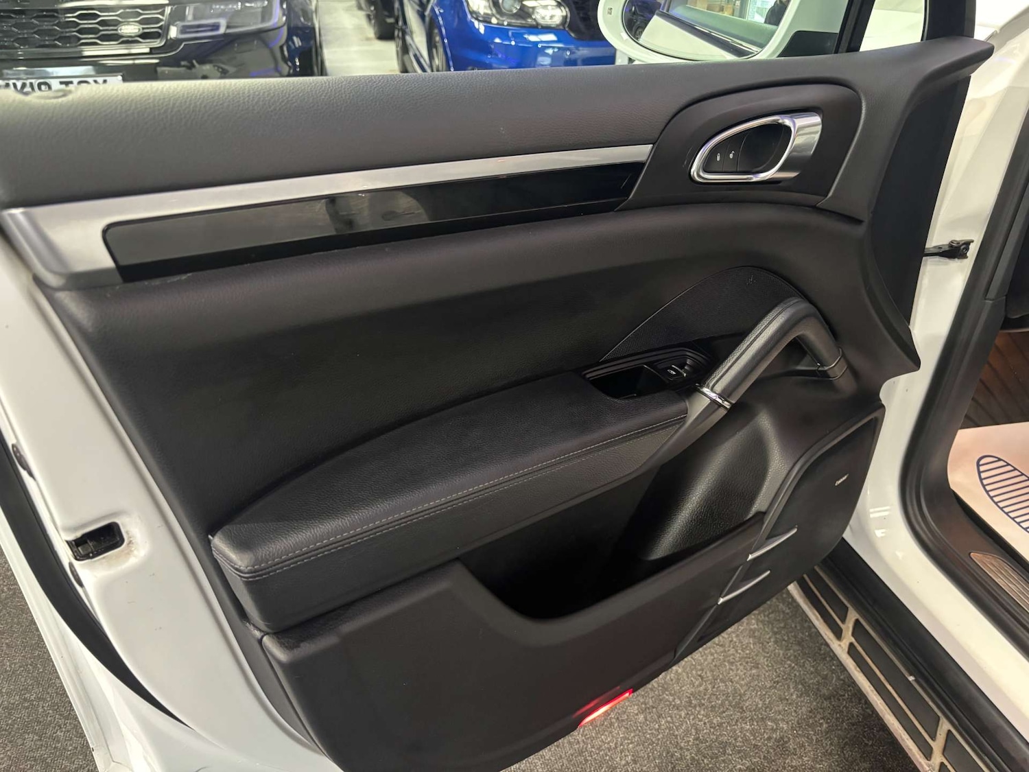 Used Porsche Cayenne 2016 for sale - 76602178: Photo 35