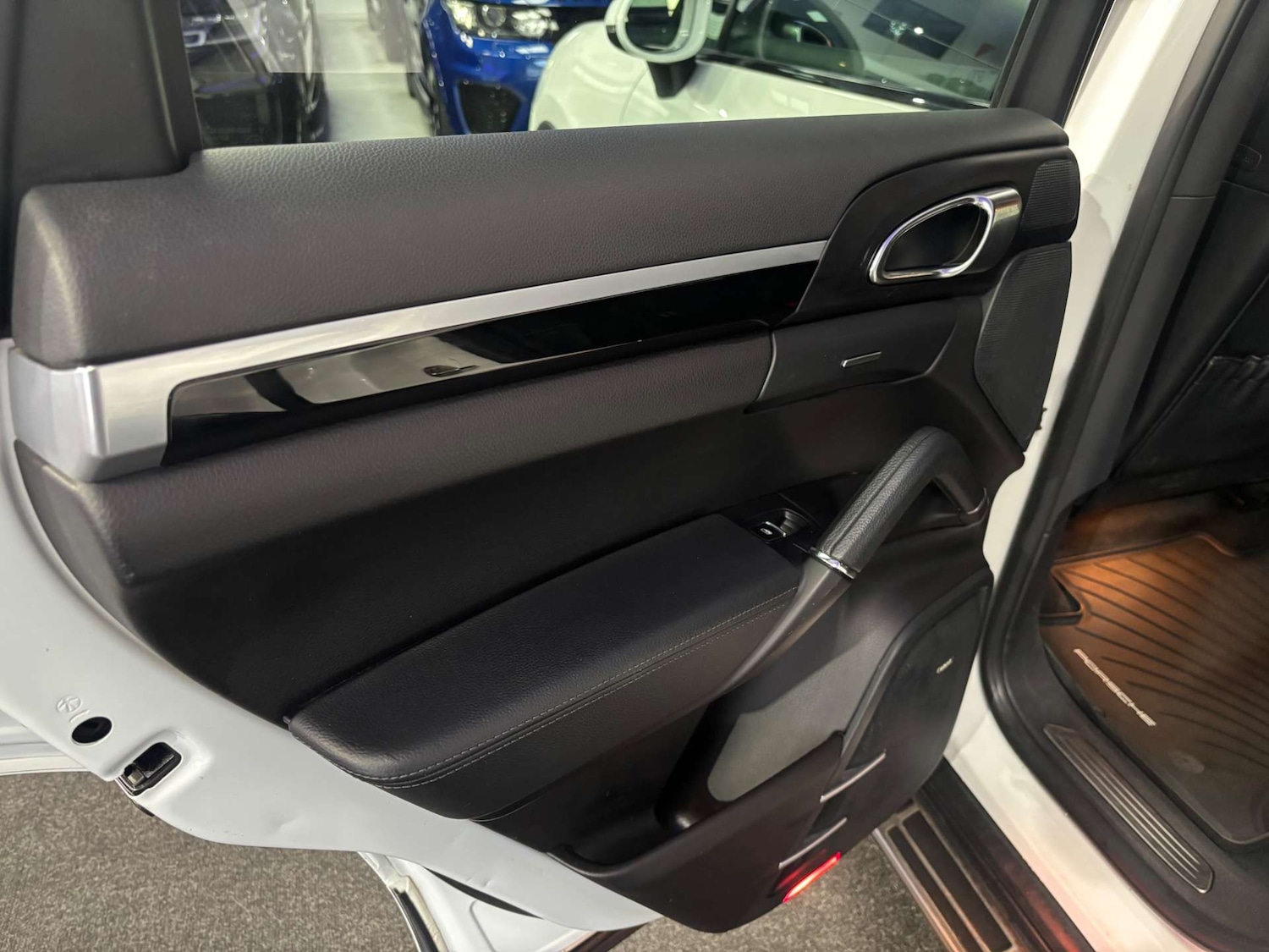 Used Porsche Cayenne 2016 for sale - 76602178: Photo 40