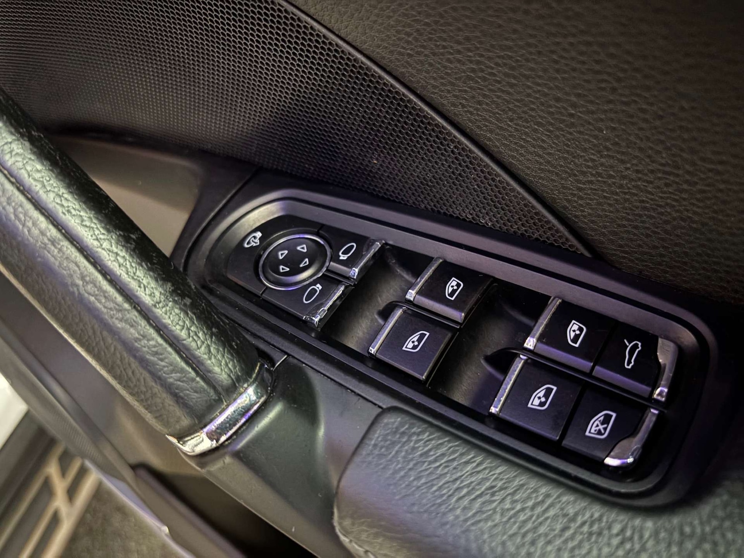 Used Porsche Cayenne 2016 for sale - 76602178: Photo 50