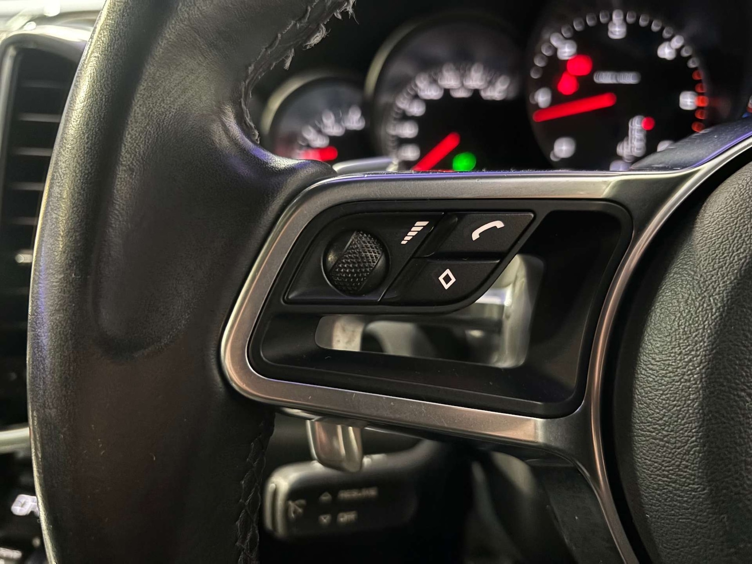 Used Porsche Cayenne 2016 for sale - 76602178: Photo 67