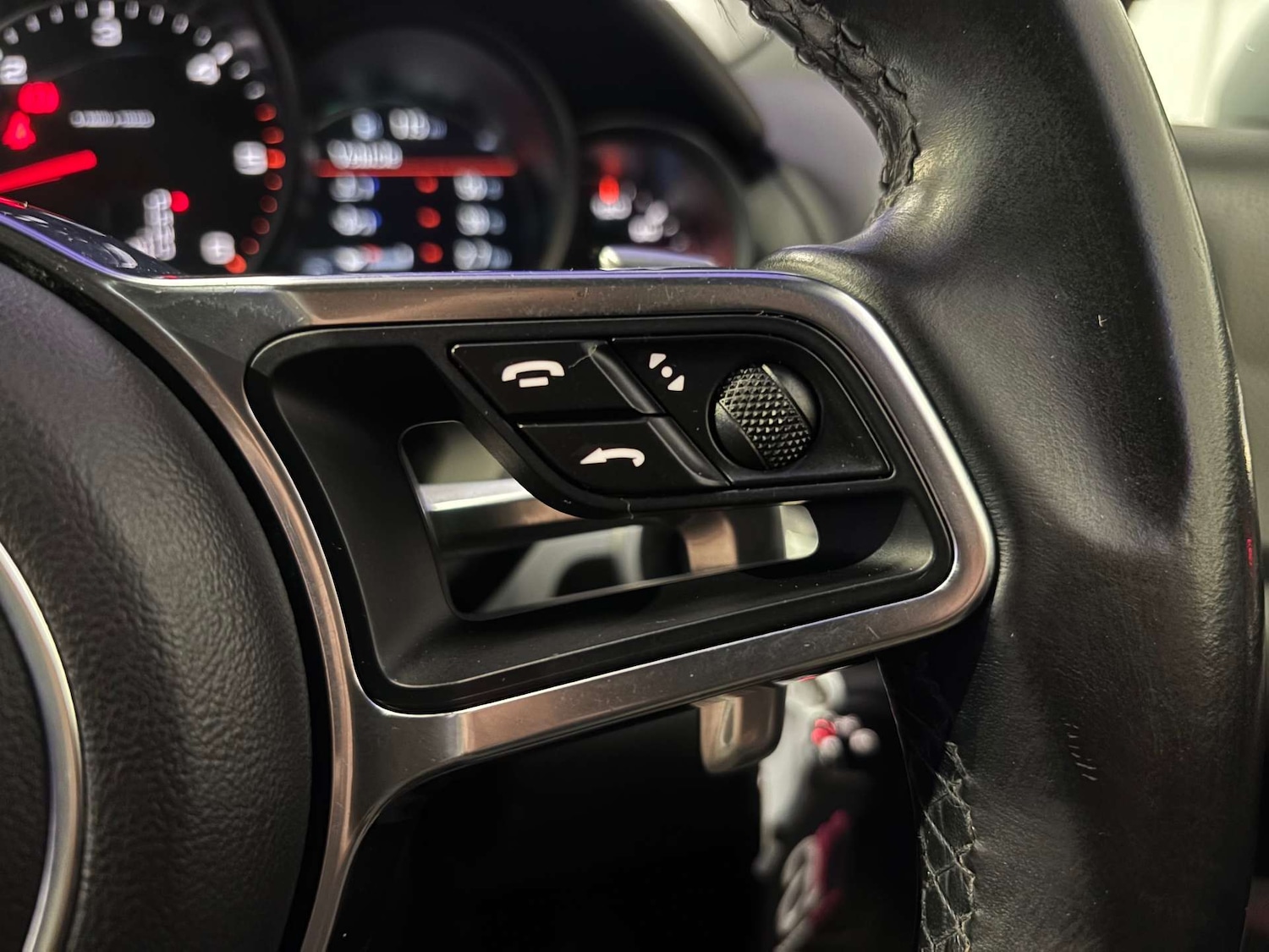 Used Porsche Cayenne 2016 for sale - 76602178: Photo 68