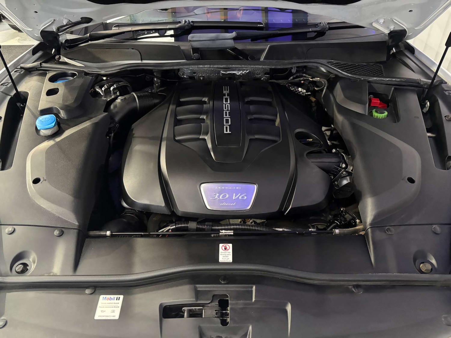 Used Porsche Cayenne 2016 for sale - 76602178: Photo 75