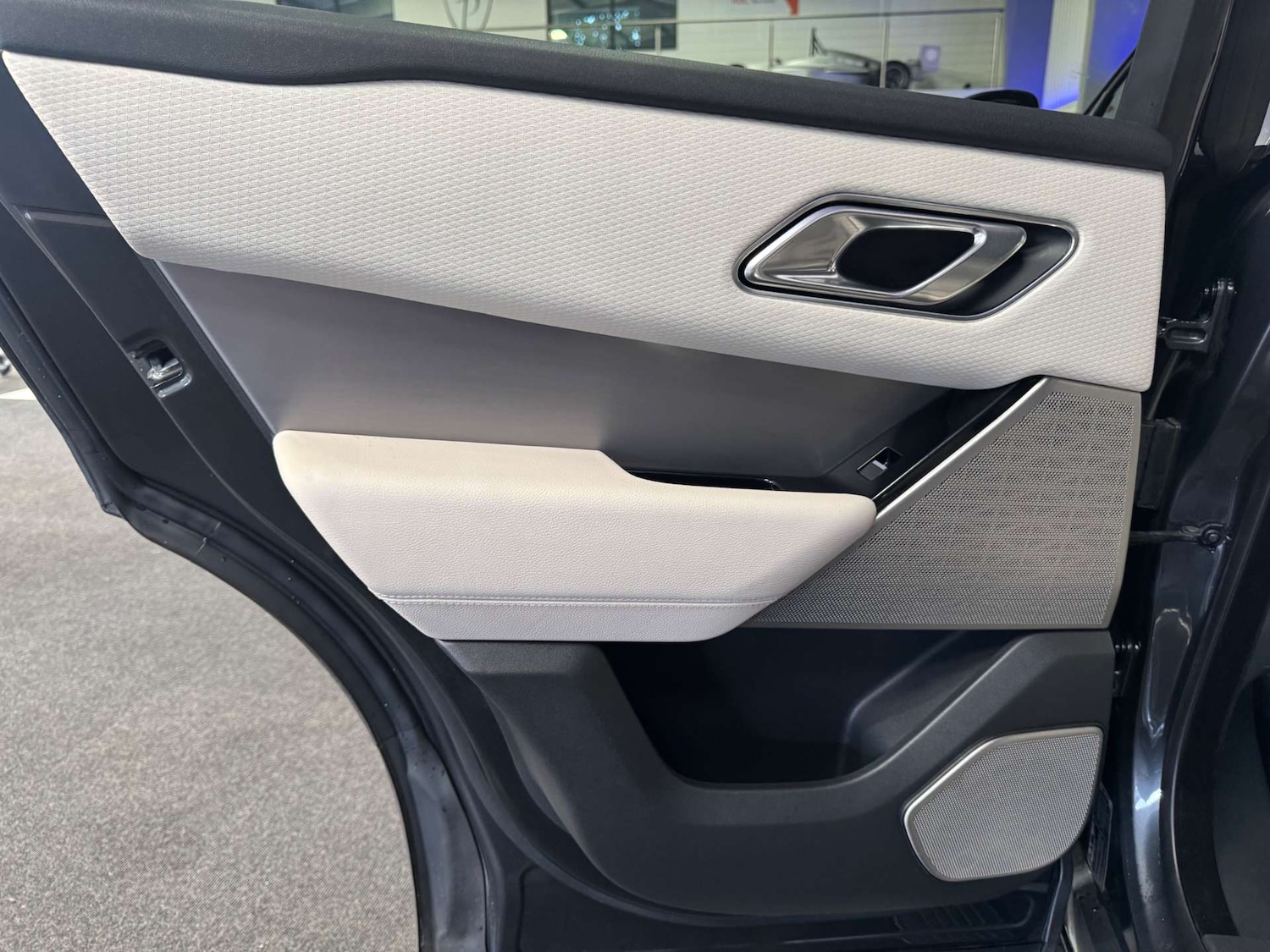 Used Land Rover Range Rover Velar 2018 for sale - 77745516: Photo 41